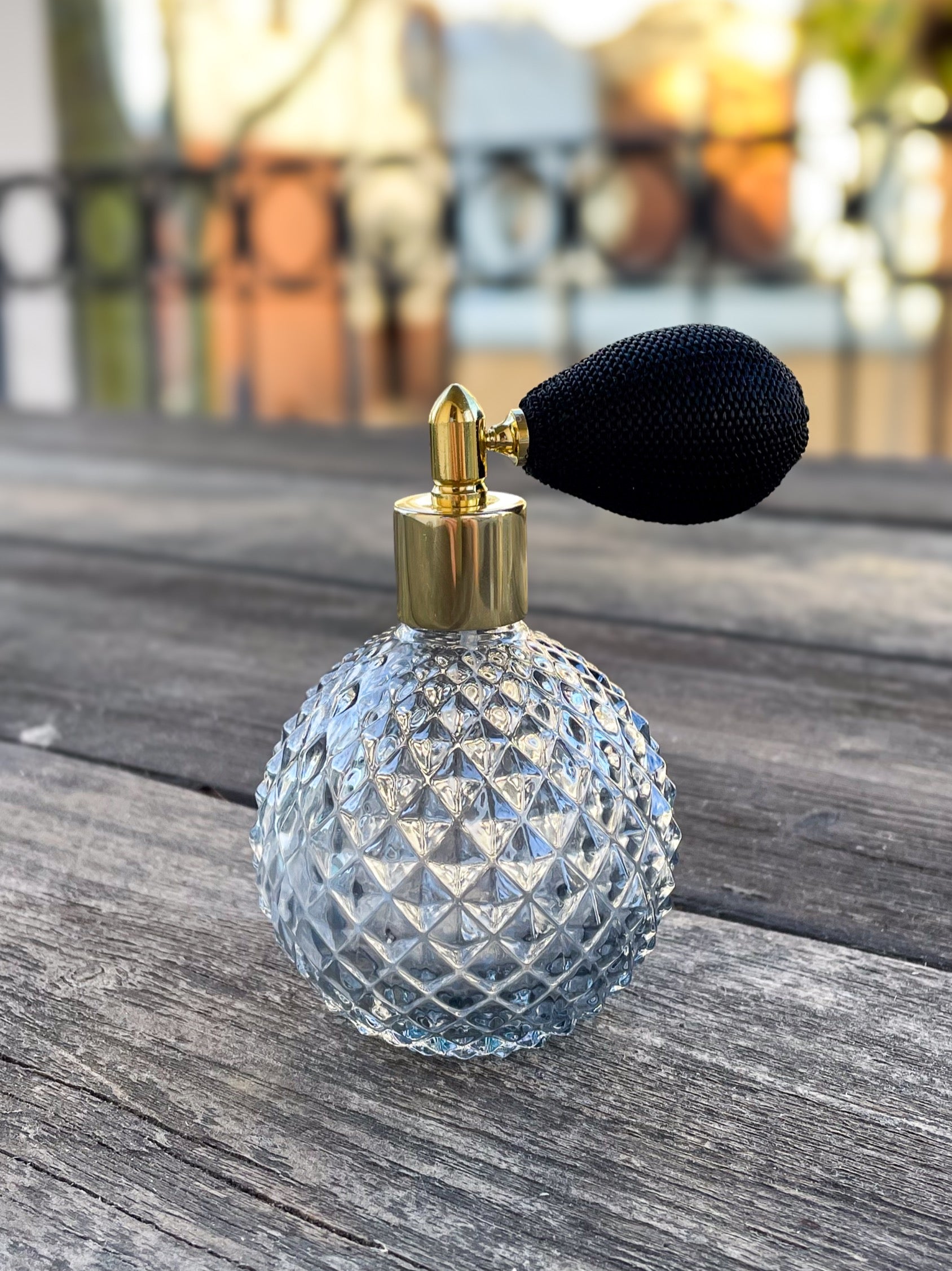 FRENCH VINTAGE CHIC - Edle Zerstäuber-Flasche mit Ballon-Pumpe in Kristallglas