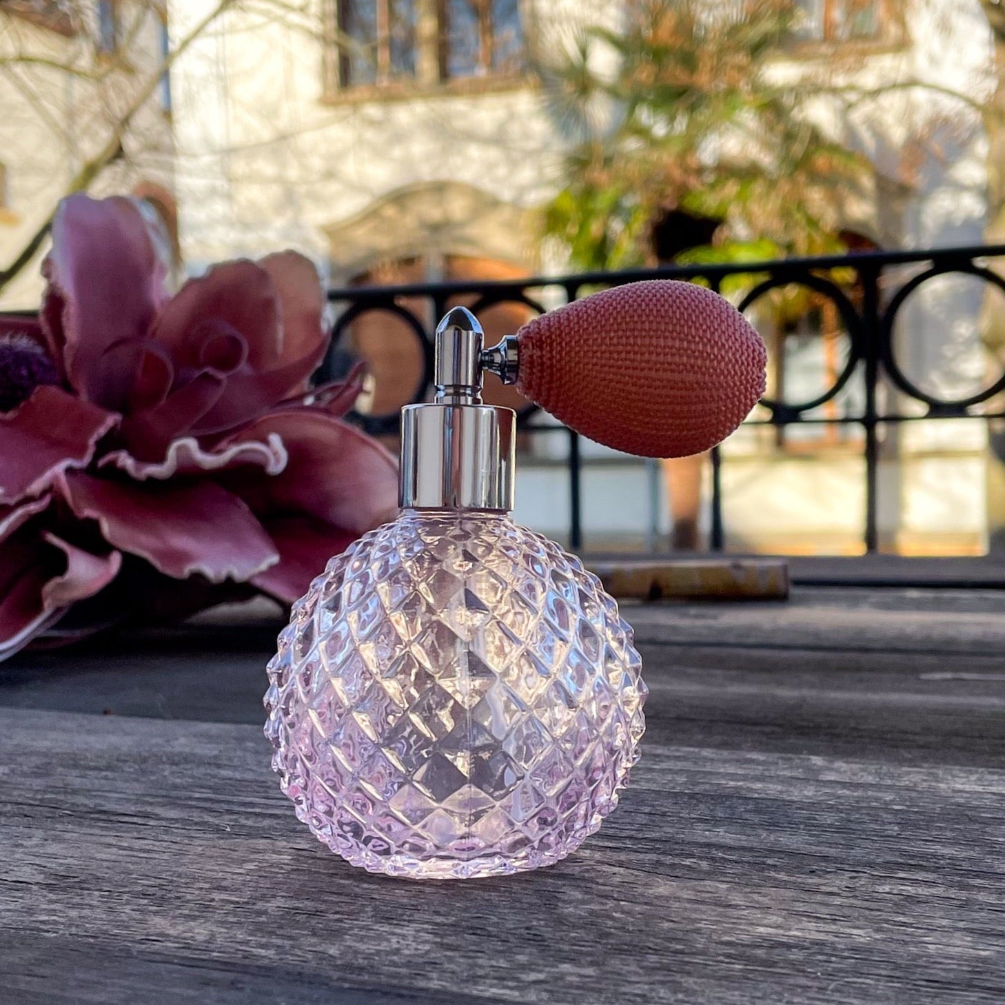 FRENCH VINTAGE CHIC - Edle Zerstäuber-Flasche mit Ballon-Pumpe in Kristallglas